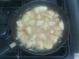 Frying potatoes